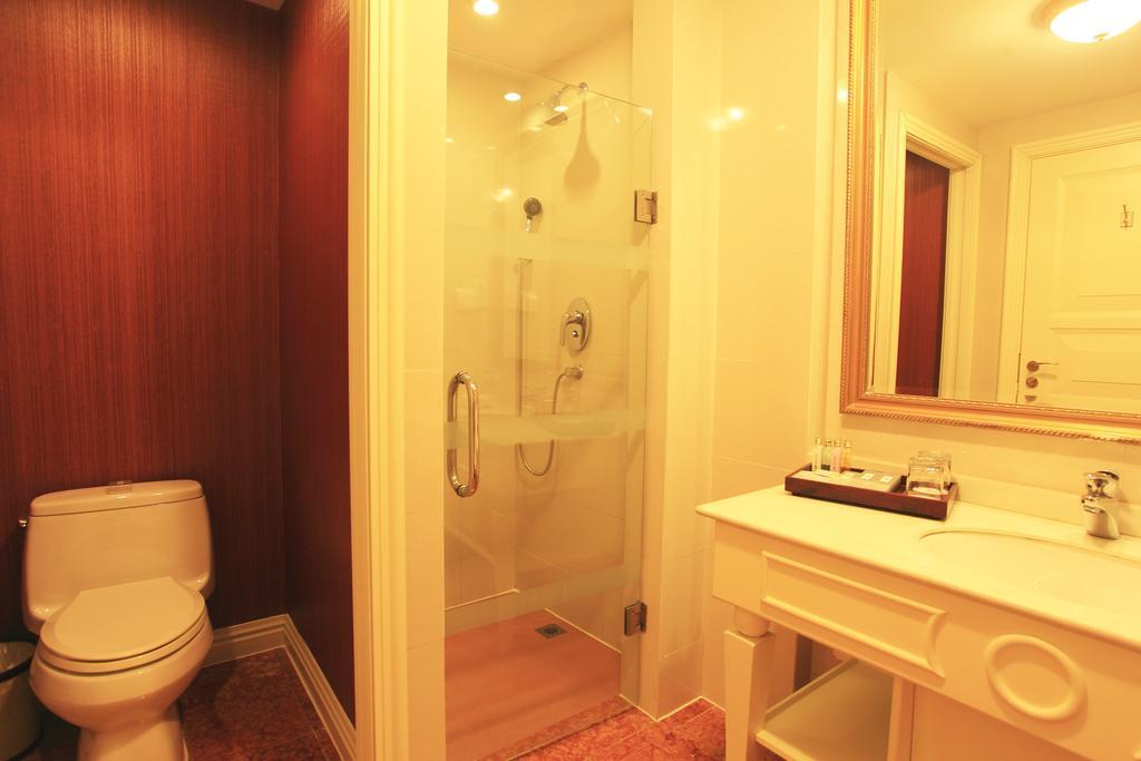 Shanghai Eiffelton Hotel Buitenkant foto